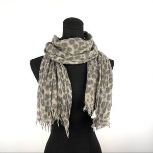 Wilfred WOOL Neck Scarf Animal Leopard Print